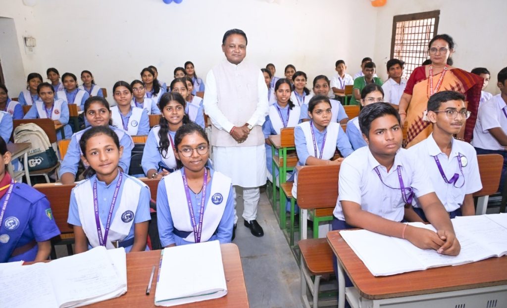 Guru Divas marked an important state-level event in Cuttack where Hon'ble Chief Minister Shri Mohan Charan Majhi took part.